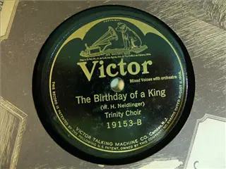 small_victor 19153 b.webp